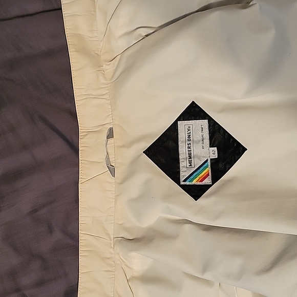 Vintage Members Only 80s jacket, V pleat, and shoulder pads. Size 42 . Rare - Picture 7 of 7